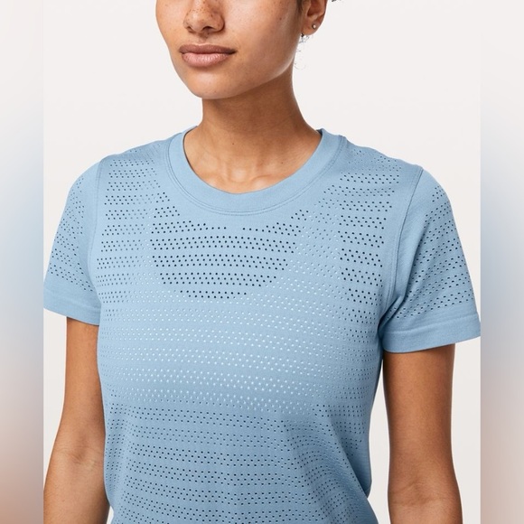 Lululemon Breeze By Short Sleeve Shirt size 8-10 - Picture 5 of 7